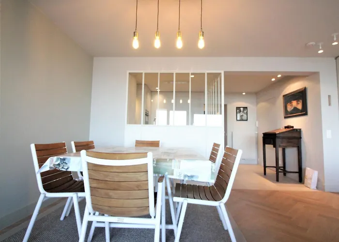 Apartment In Het Zoute With Sea Views *